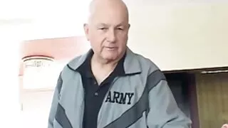 Stepsister فون پر ماں فول سکس ایرانی سے بات کرتے ہوئے بھائی کا مرگا بیکار ہے